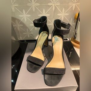 Worn twice Vince Camuto heels/sandals 71/2